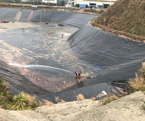 献县废水池清理